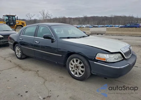 2008 Lincoln Town Car Signature Limited z USA, uszkodzony, nr VIN 2LNHM82V98X659377